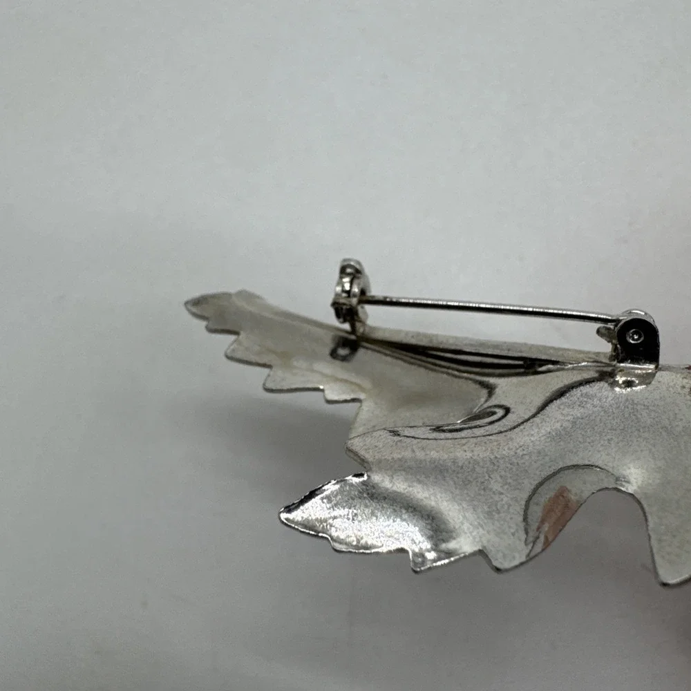 Vintage Ombre Gray To Silver Tone Maple Leaf Brooch Pin 2.5